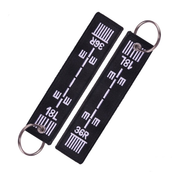 Aviator Runway 18L/36R Keychain Luggage Tag - Picture 2 of 10